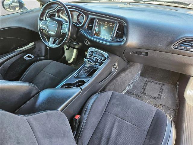 Used 2015 Dodge Challenger R/T Scat Pack w/ Leather Interior Group RWD image 26