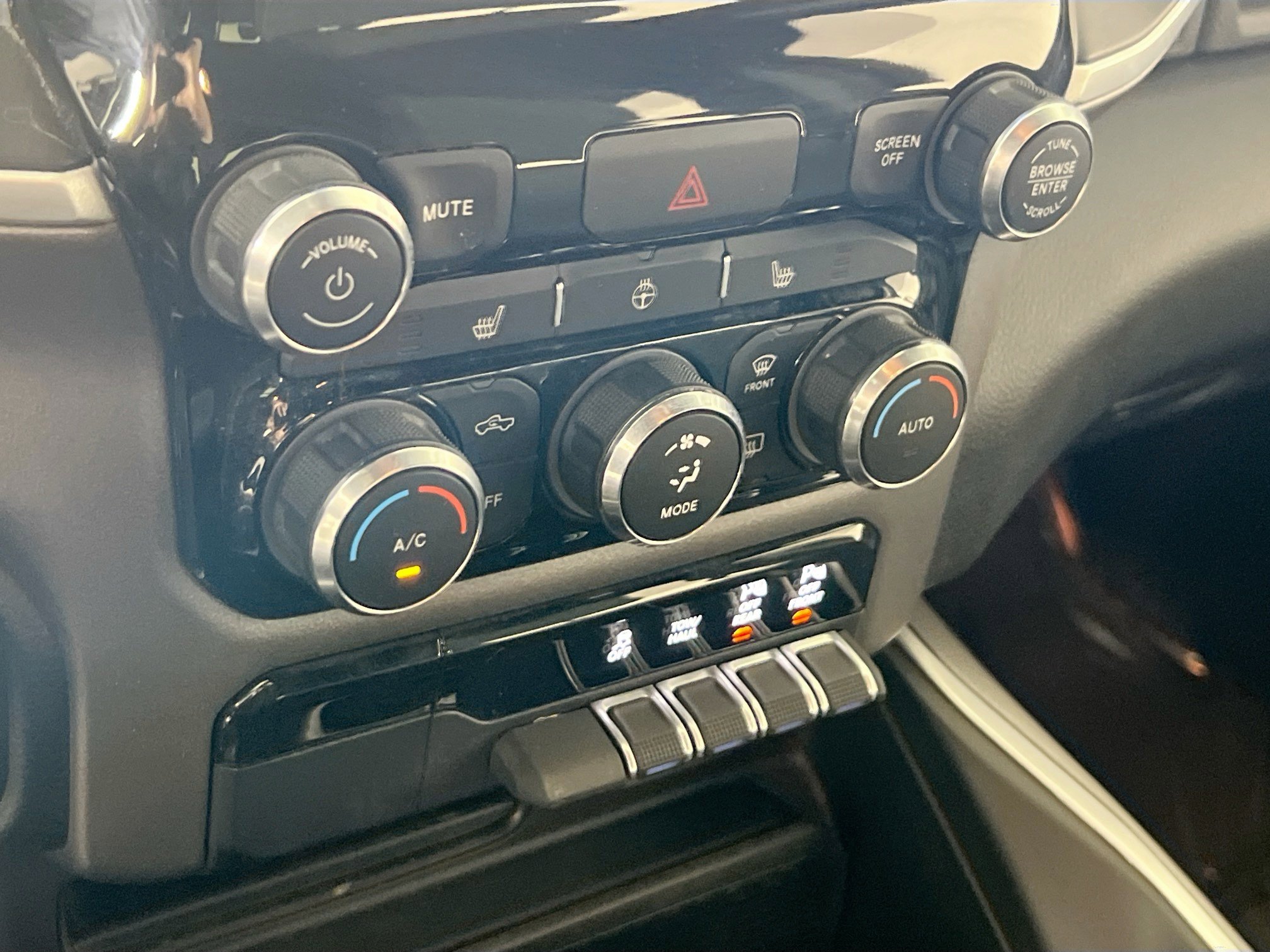 Used 2022 RAM 1500 Big Horn AWD/4WD image 15