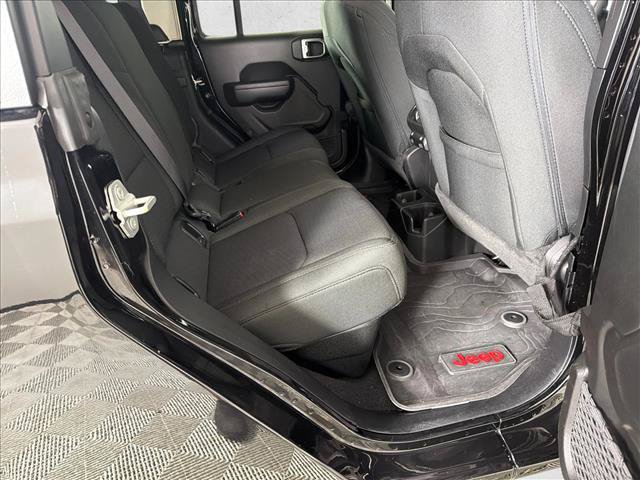 Used 2023 Jeep Gladiator Sport AWD/4WD image 15