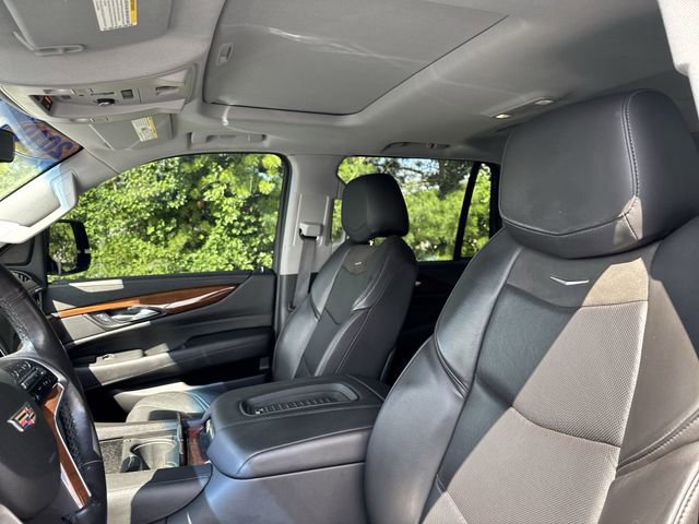 Used 2019 Cadillac Escalade Luxury AWD/4WD image 12
