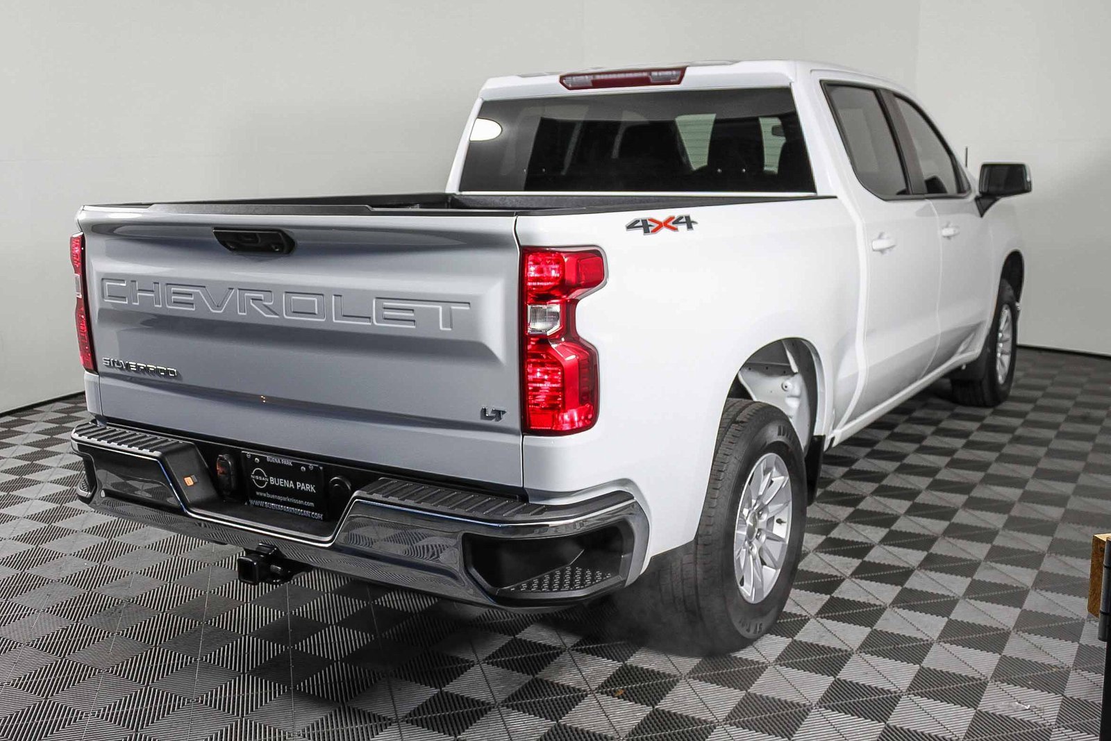 Used 2023 Chevrolet Silverado 1500 LT image 8