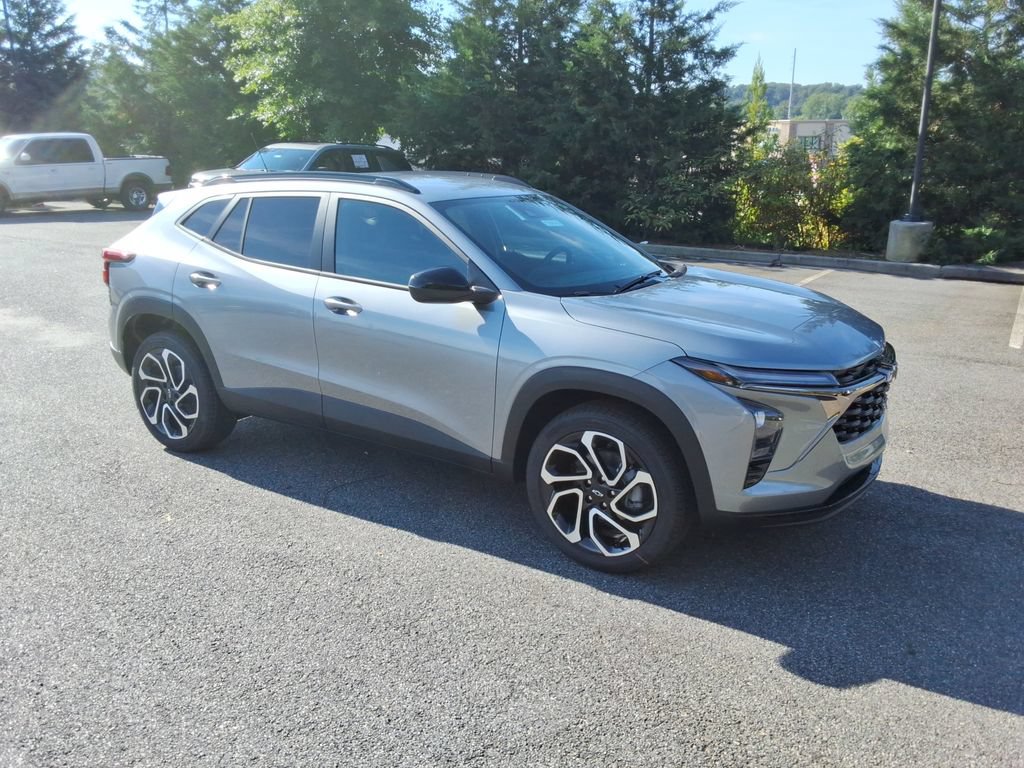 New 2026 Chevrolet Trax RS w/ Driver Confidence Package FWD image 3