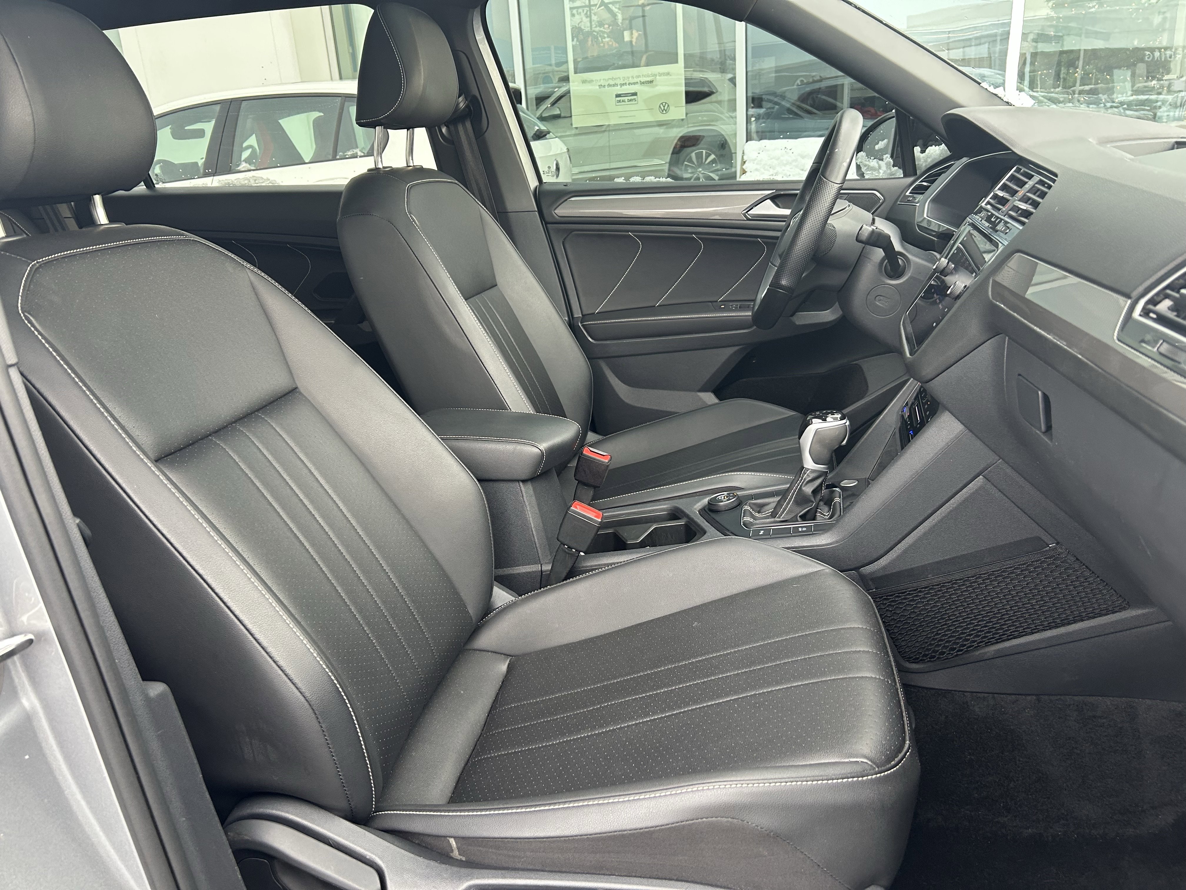 Certified 2023 Volkswagen Tiguan SE R-Line image 27