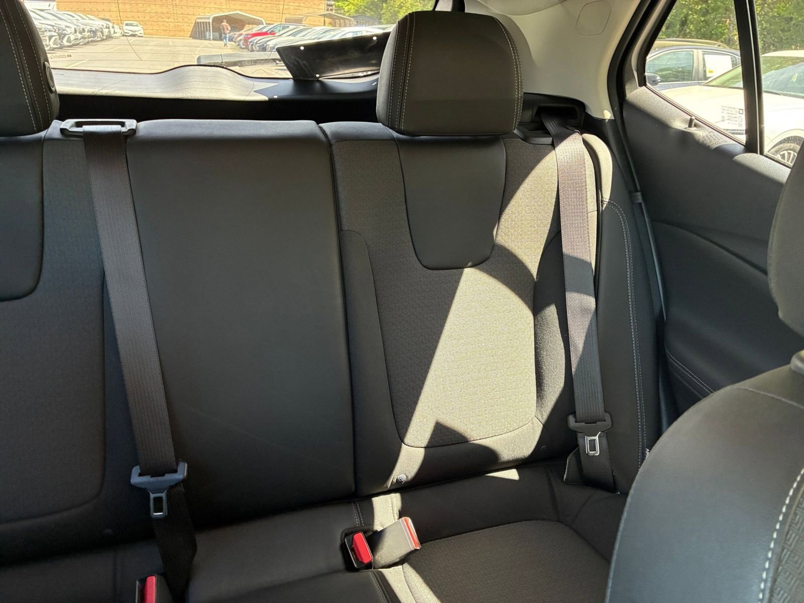 Used 2025 Buick Encore GX Preferred image 36