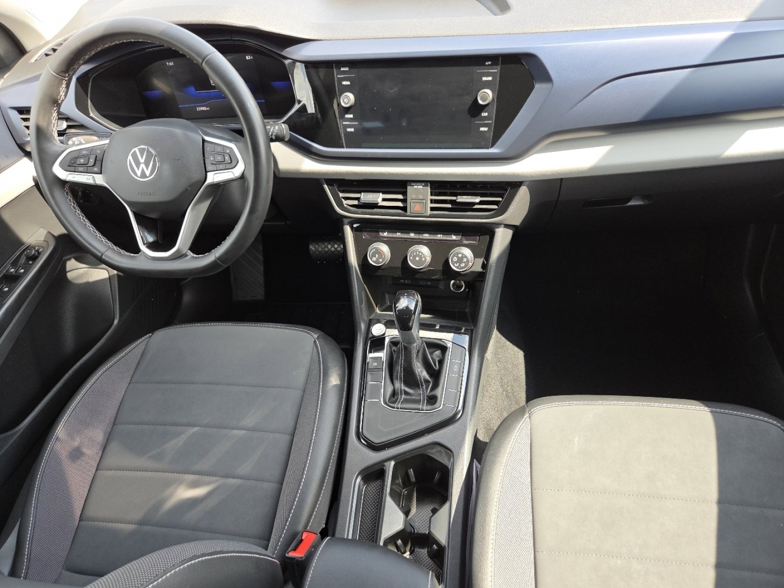 Used 2023 Volkswagen Taos SE w/ Black Wheel Package FWD image 23