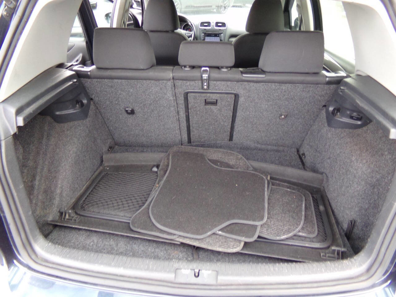 Used 2013 Volkswagen Golf TDI image 16