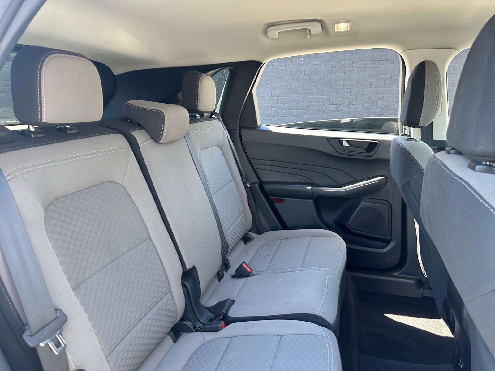 Used 2022 Ford Escape SE image 18