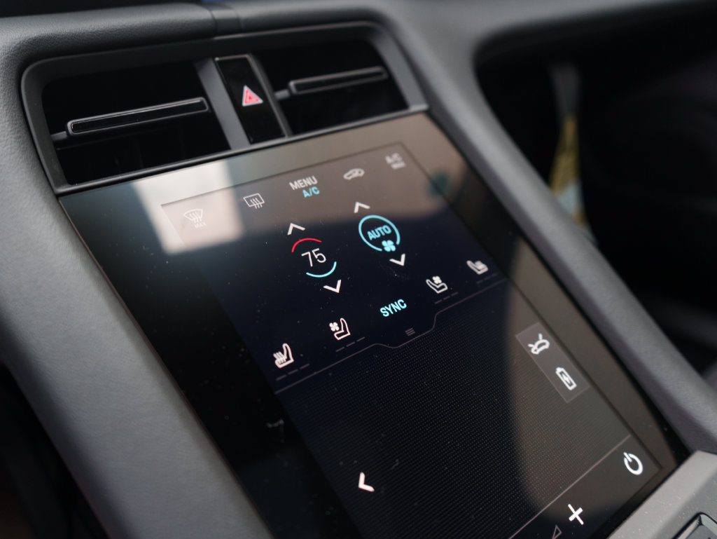 New 2026 Porsche Taycan AWD/4WD image 28