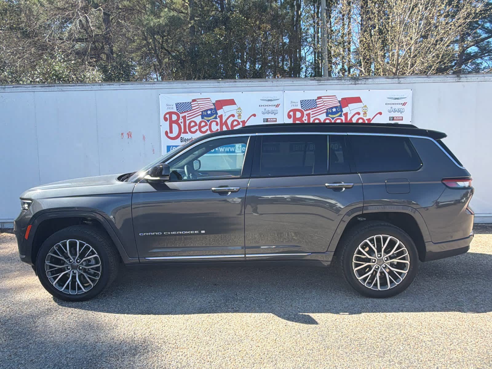 New 2025 Jeep Grand Cherokee L Summit AWD/4WD image 7