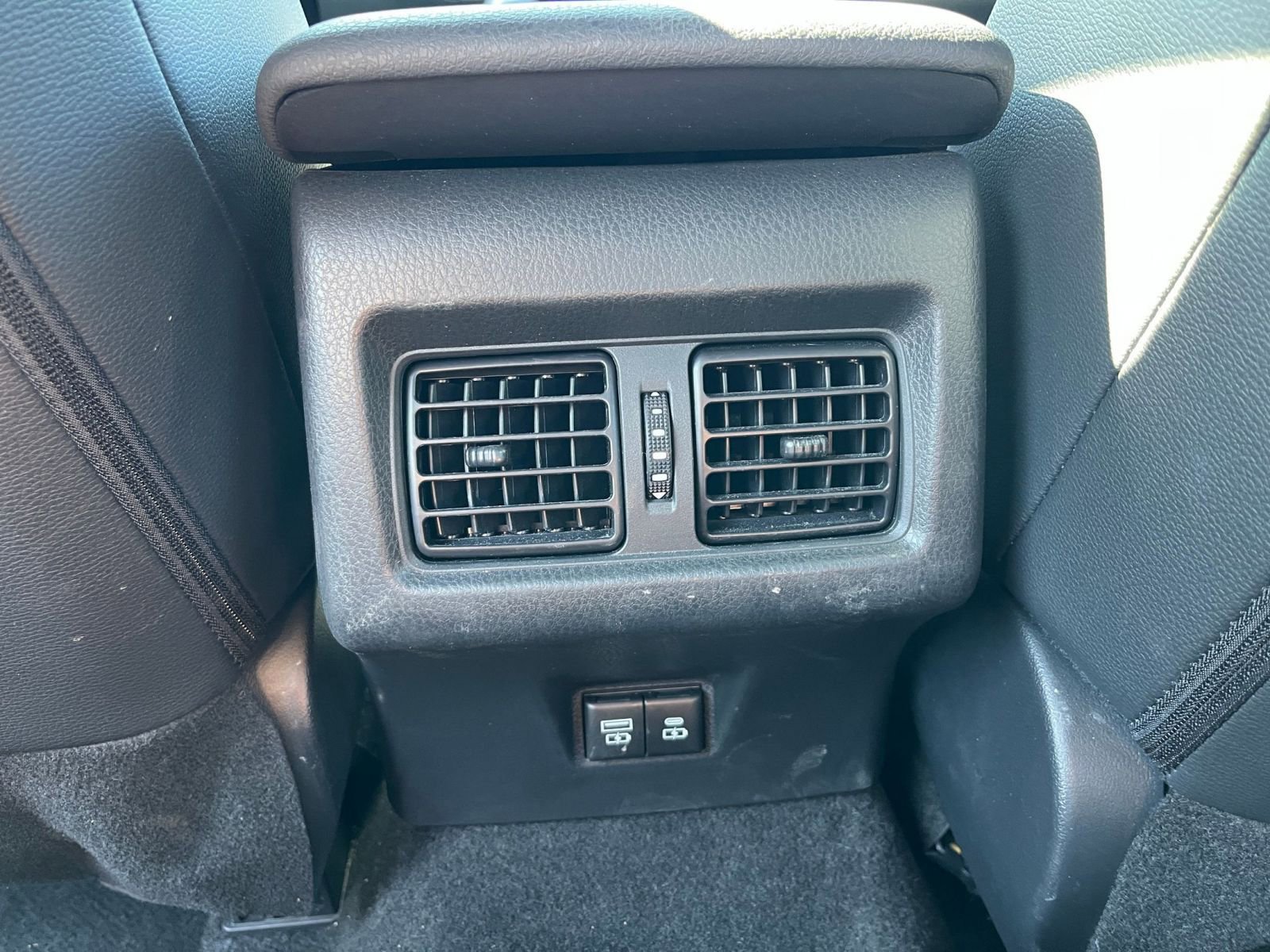 Used 2025 Toyota Camry SE FWD image 23