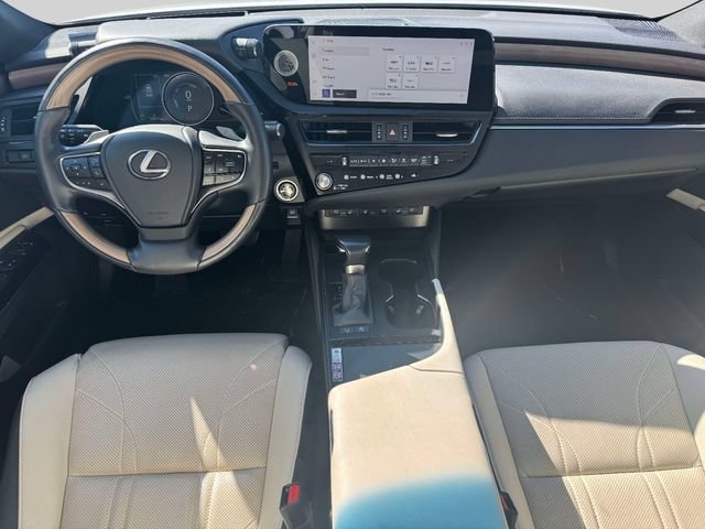 Certified 2024 Lexus ES 300h w/ Luxury Package FWD image 18