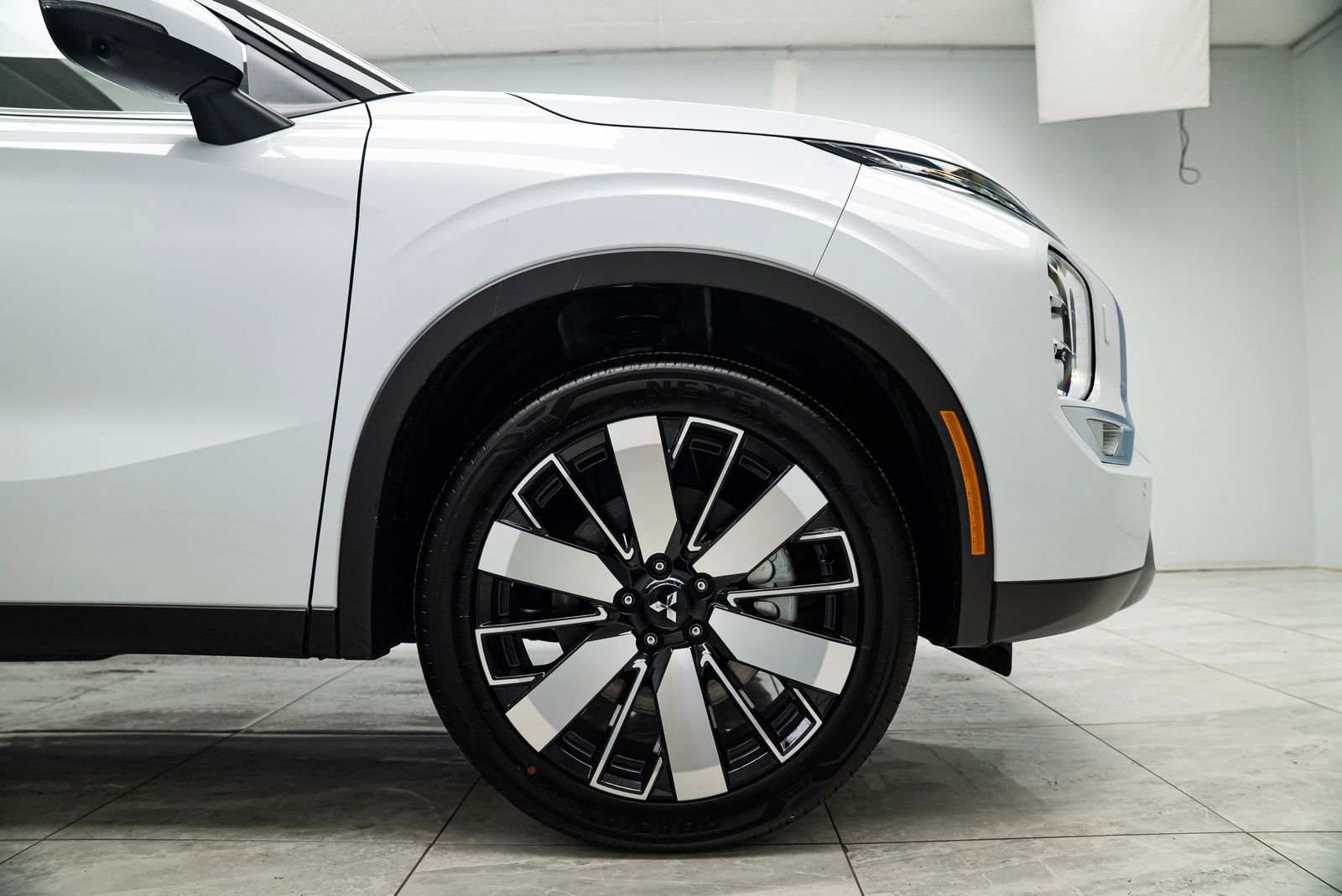 Used 2025 Mitsubishi Outlander SE image 30