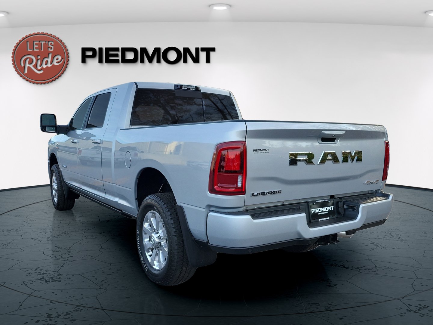 New 2026 RAM 2500 Laramie AWD/4WD image 8