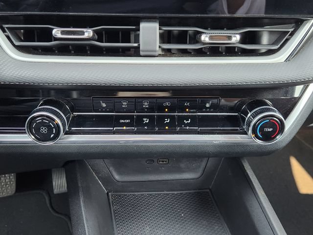 Used 2025 Chevrolet Equinox LT FWD image 19
