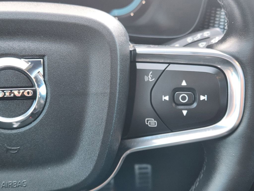 Used 2022 Volvo XC40 P8 Recharge Plus image 21