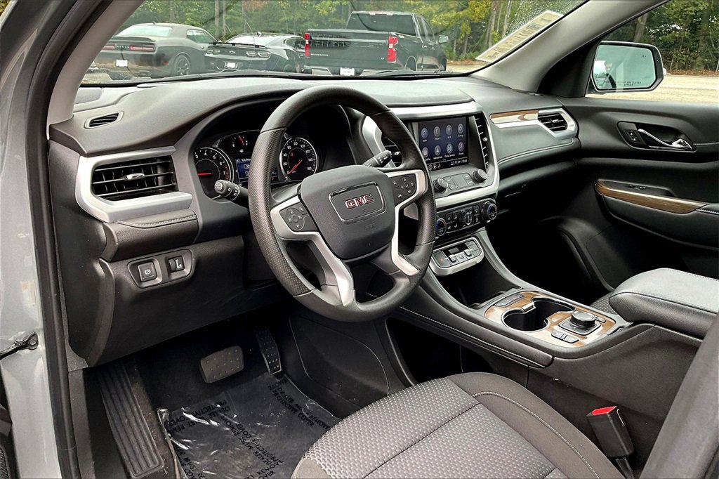Certified 2023 GMC Acadia SLE w/ Driver Convenience Package image 15