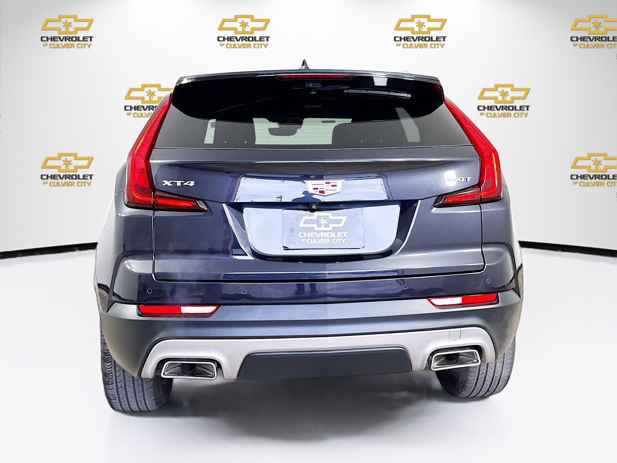 Used 2022 Cadillac XT4 Premium Luxury w/ Enhanced Visibility Package FWD image 7
