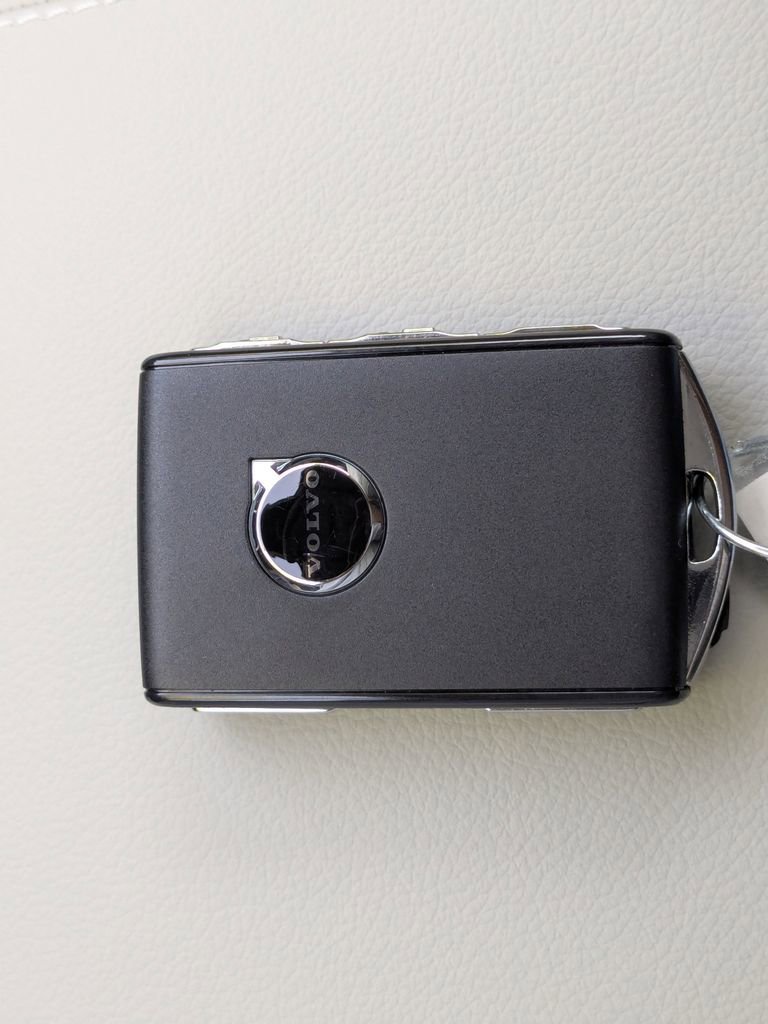 New 2026 Volvo XC40 B4 Plus w/ Climate Package image 31