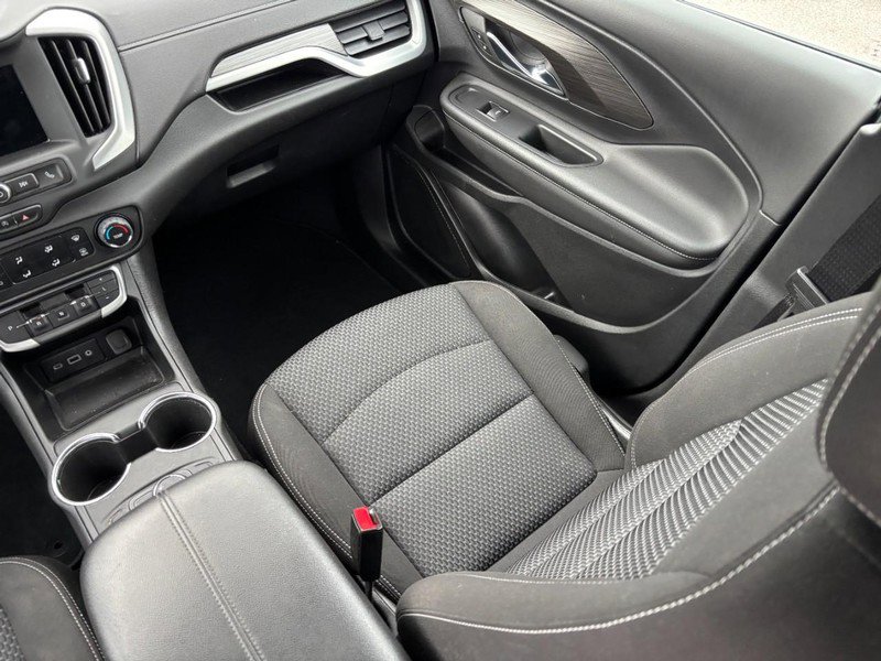 Used 2023 GMC Terrain SLE image 14