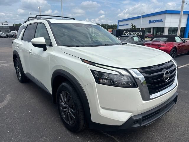 Used 2023 Nissan Pathfinder SV w/ SV Premium Package AWD/4WD image 5