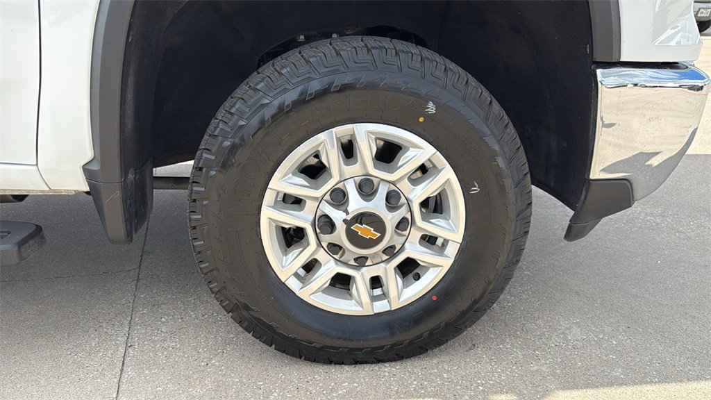 Used 2024 Chevrolet Silverado 2500 LT image 34