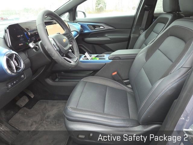 Used 2025 Chevrolet Equinox EV LT w/ Convenience Package image 9