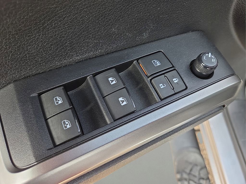 Used 2021 Toyota Tacoma Limited image 23