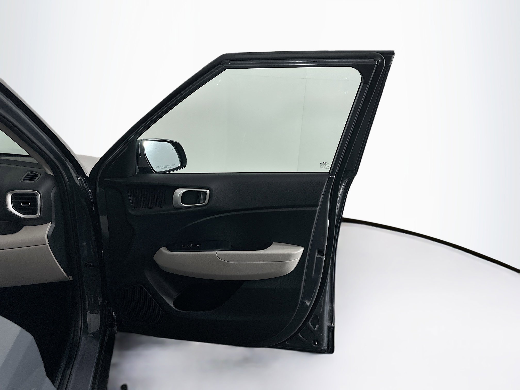 Used 2024 Hyundai Venue SEL image 31