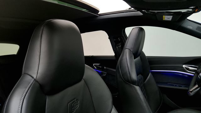 Used 2024 Audi Q8 e-tron Prestige AWD/4WD image 40