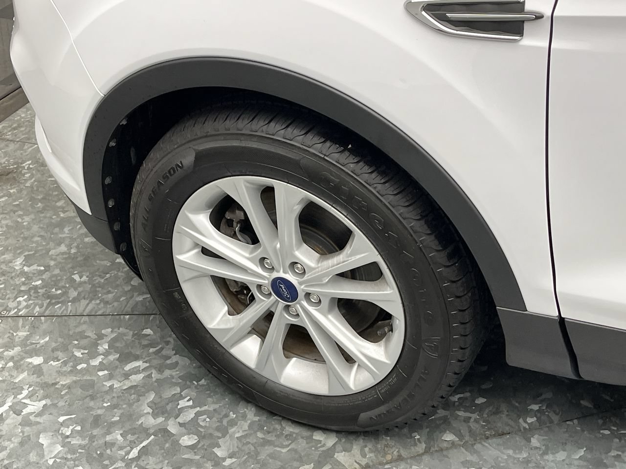 Used 2017 Ford Escape SE AWD/4WD image 27