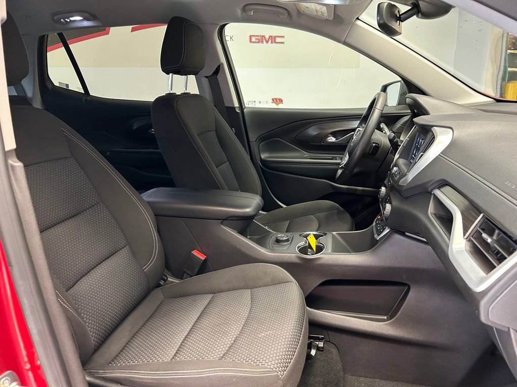 Used 2024 GMC Terrain SLE image 24
