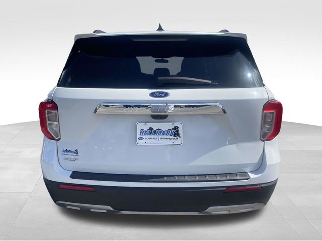 Used 2024 Ford Explorer XLT w/ Equipment Group 202A image 3