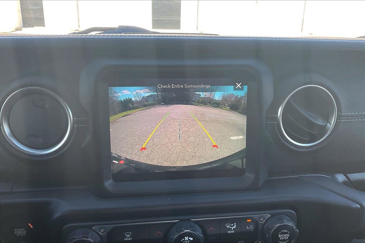 Used 2022 Jeep Wrangler Unlimited Sahara image 15