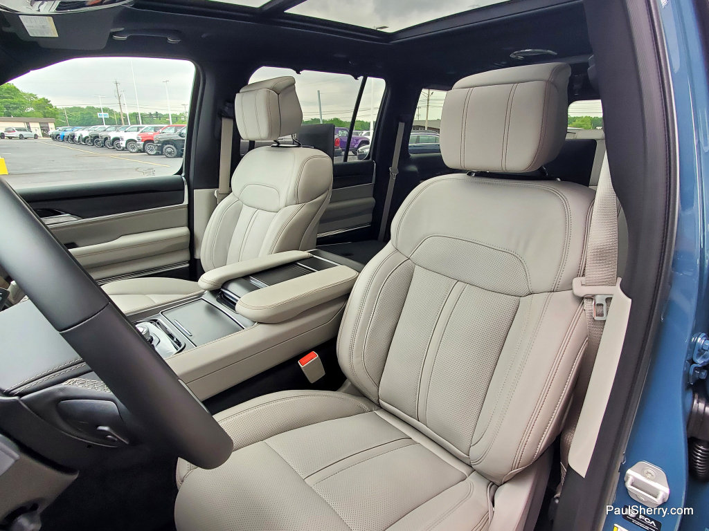 New 2026 Jeep Grand Wagoneer L Summit AWD/4WD image 30