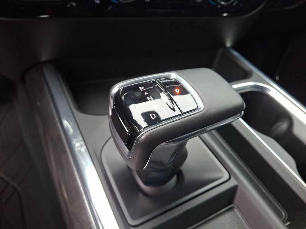 Used 2024 Chevrolet Silverado 1500 LTZ AWD/4WD image 14