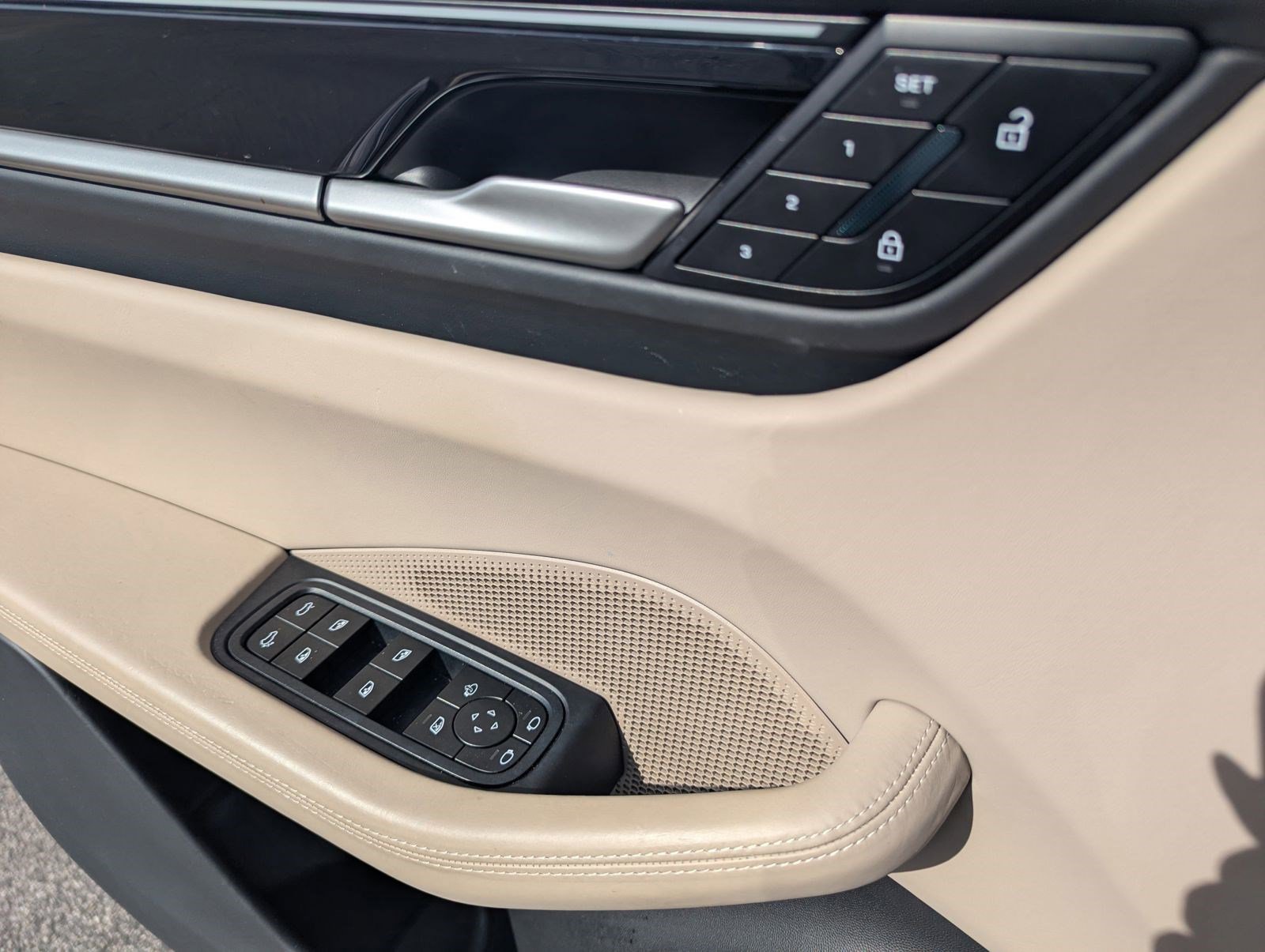 Used 2024 Porsche Macan 4 Electric image 21