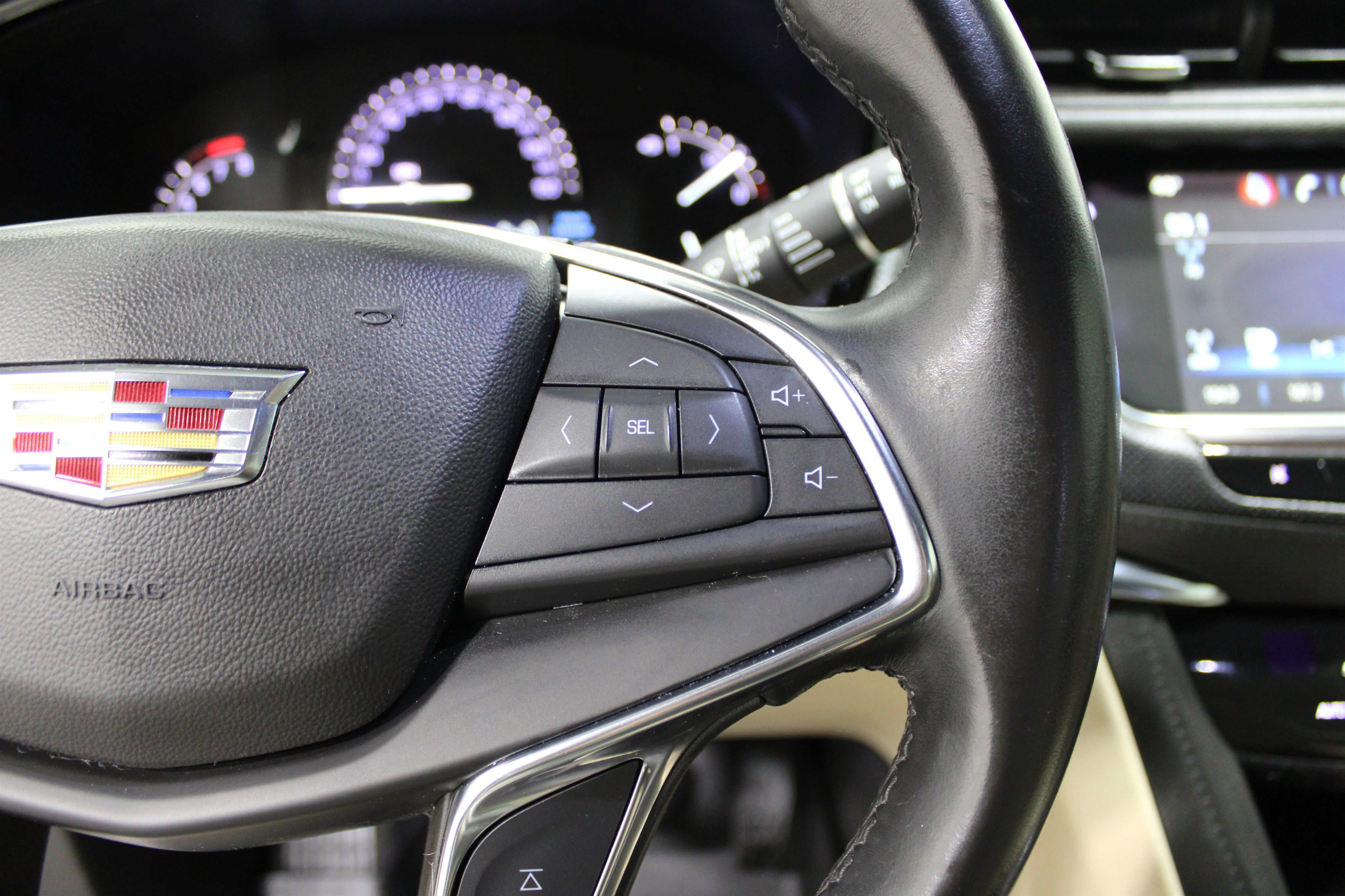 Used 2019 Cadillac XT5 FWD image 13