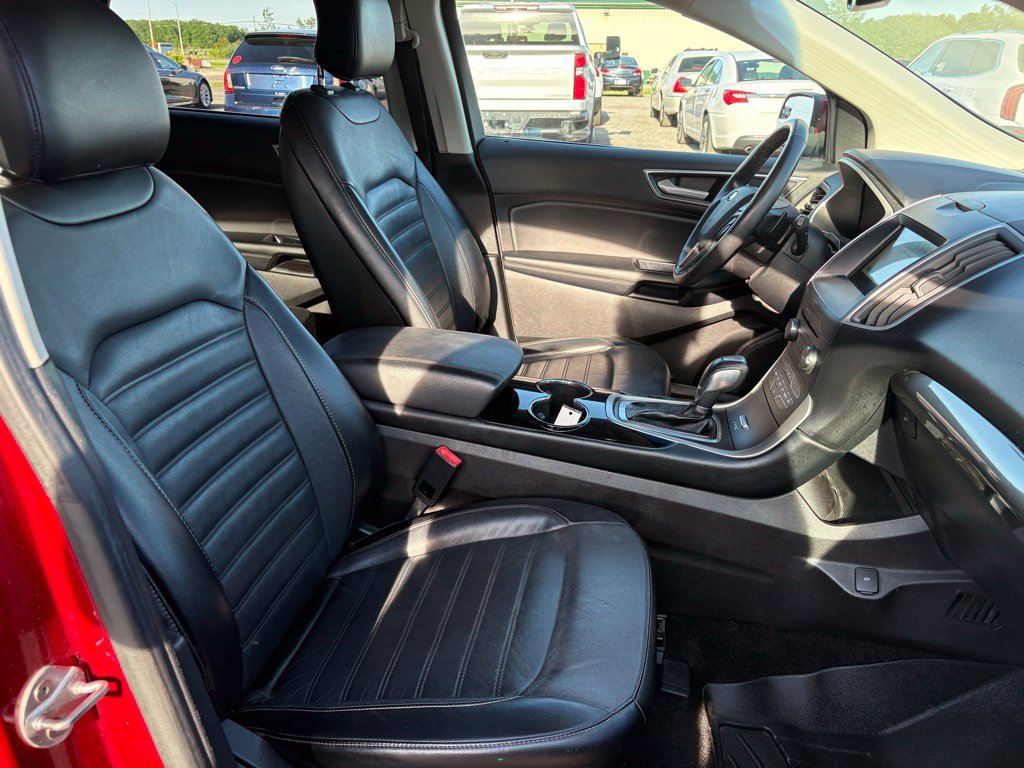 Used 2017 Ford Edge SEL w/ Equipment Group 201A AWD/4WD image 17