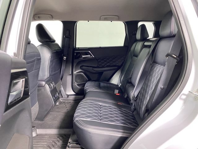 Used 2024 Mitsubishi Outlander SEL AWD/4WD image 27