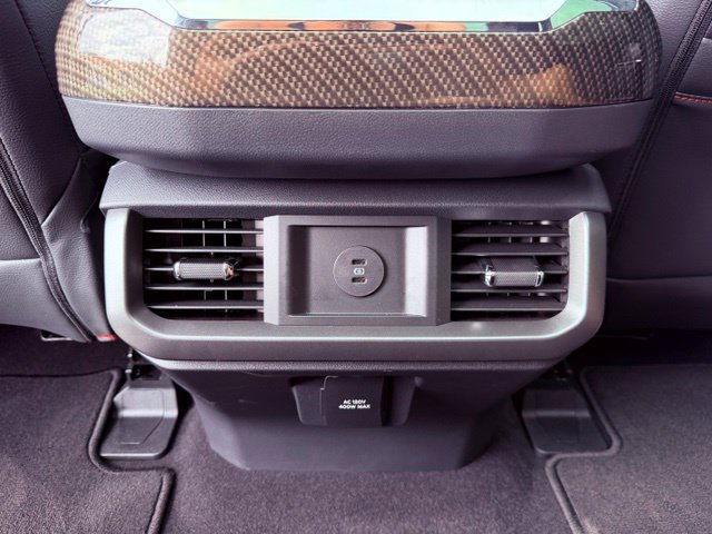 Used 2025 Ford F150 Lariat AWD/4WD image 27