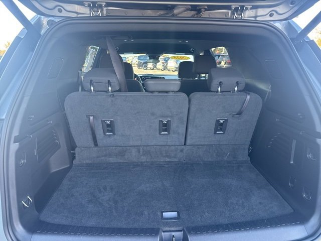 Used 2025 Chevrolet Traverse LT image 19