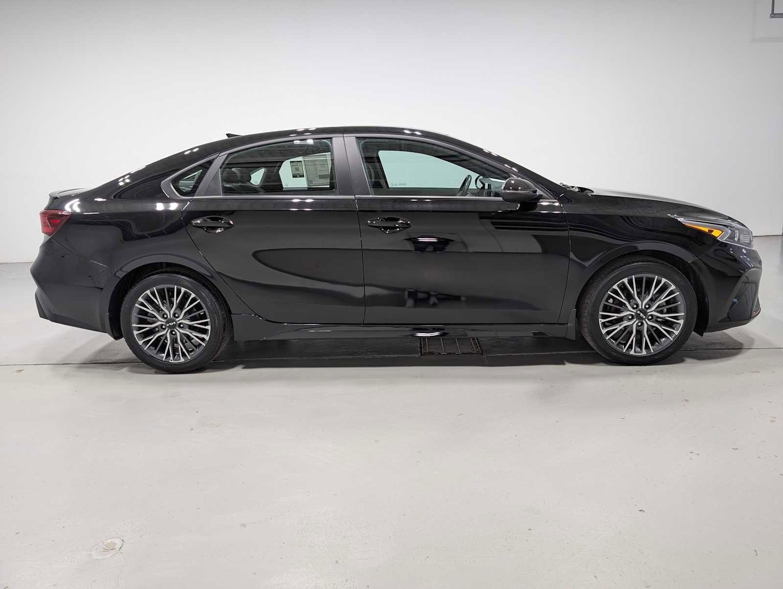 Certified 2024 Kia Forte GT-Line w/ GT-Line Premium Package image 7