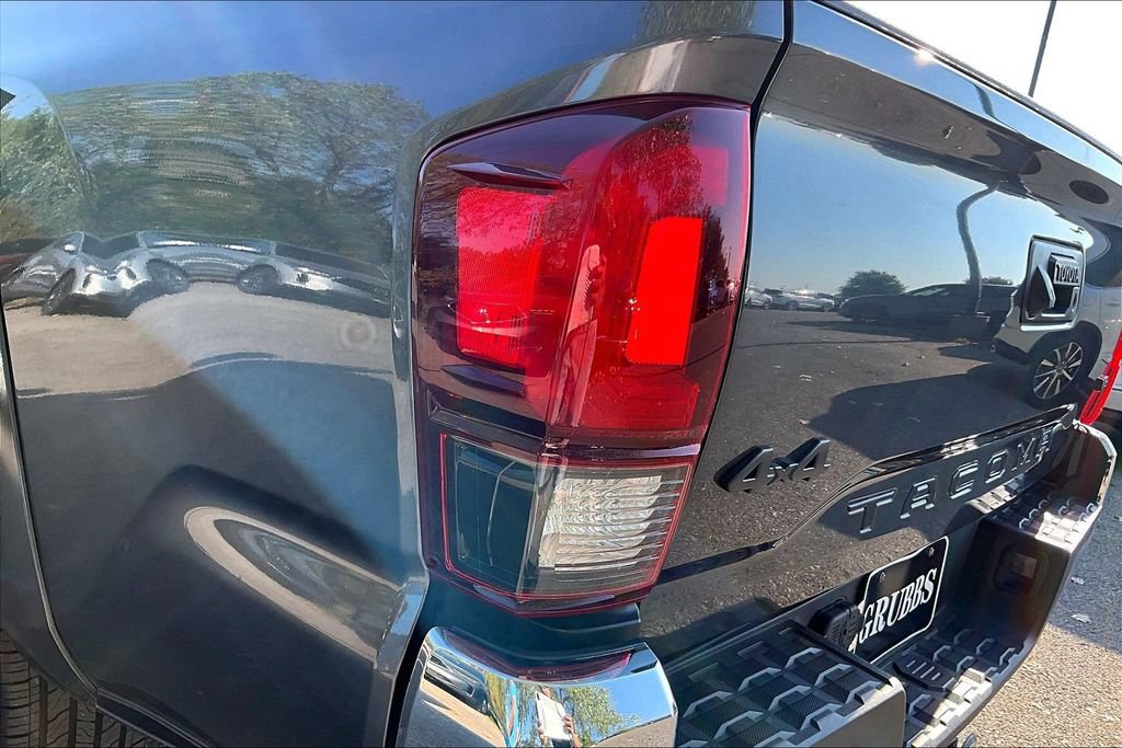 Used 2024 Toyota Tacoma TRD Sport AWD/4WD image 42
