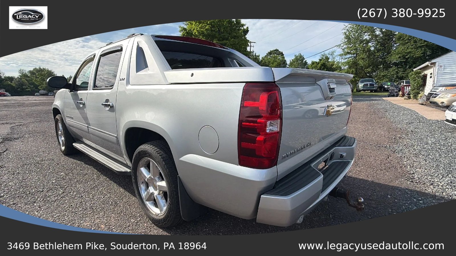 Used 2012 Chevrolet Avalanche LTZ AWD/4WD image 8