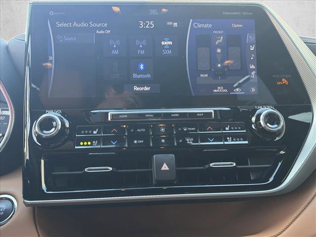 Used 2022 Toyota Highlander Platinum AWD/4WD image 18