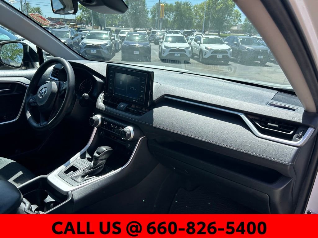 Used 2021 Toyota RAV4 XLE w/ Carpet Mat Package (TMS) AWD/4WD image 7