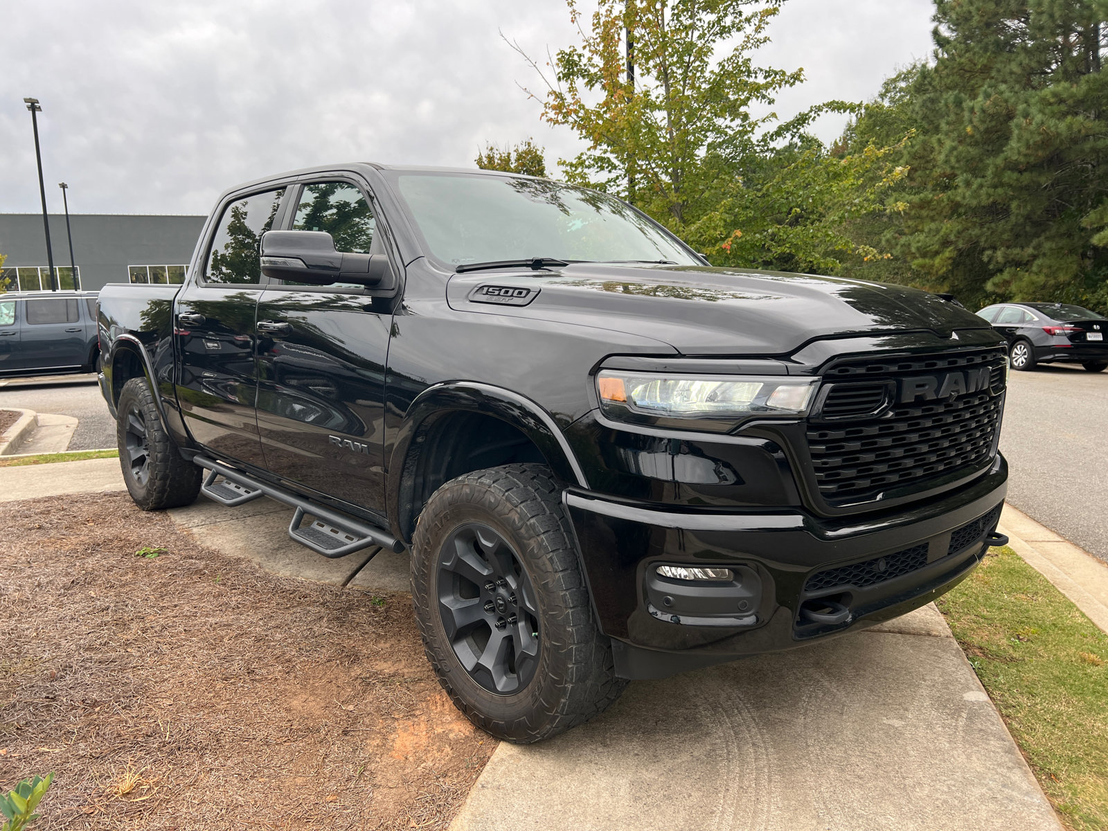 Used 2025 RAM 1500 Big Horn AWD/4WD image 5