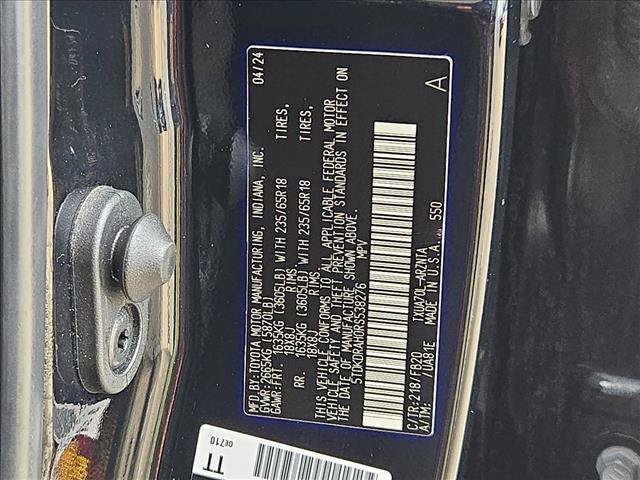 Used 2024 Toyota Highlander LE FWD image 22