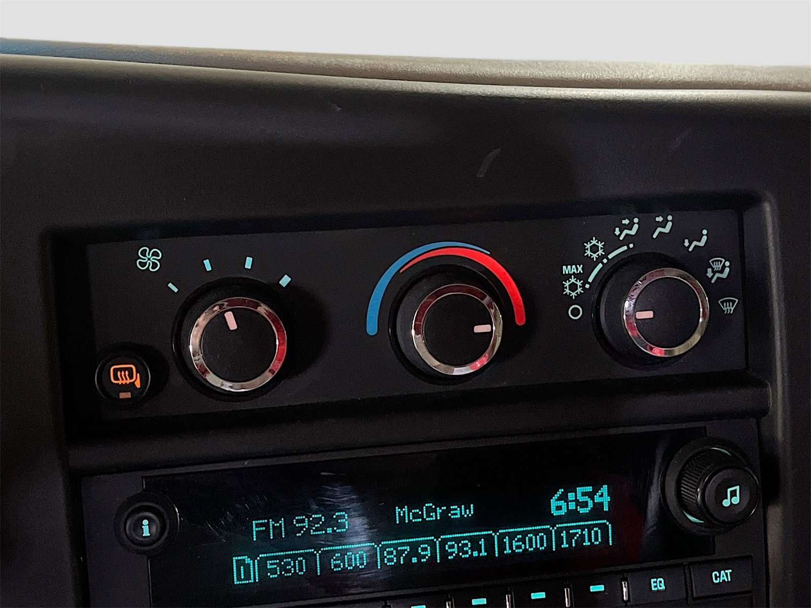 Used 2024 Chevrolet Express 2500 w/ Communications Package image 15