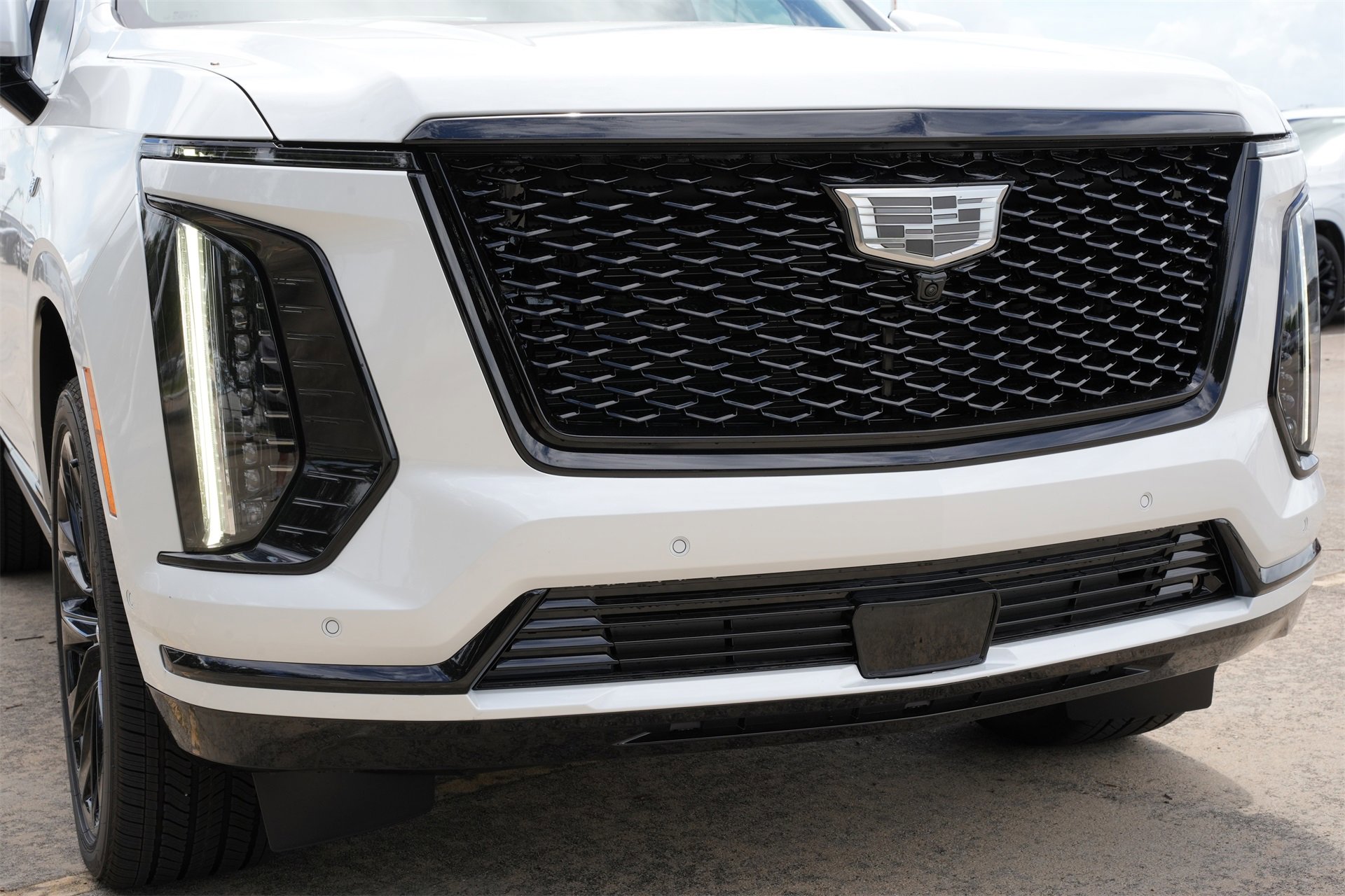 New 2025 Cadillac Escalade Sport Platinum w/ LPO, ONYX Package image 28